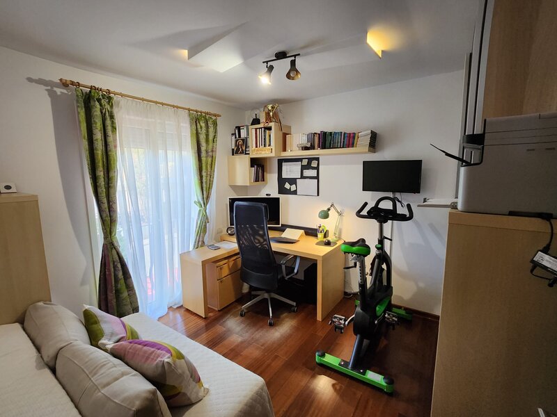 Cosmopolis, vila duplex 4 camere, curte si 4 locuri de parcare.