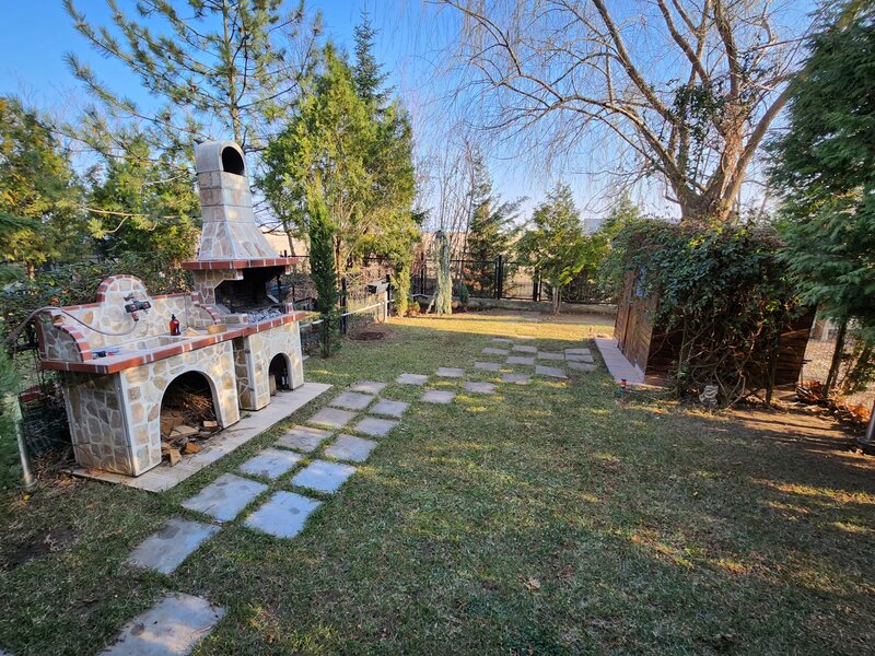 Cosmopolis, vila duplex 4 camere, curte si 4 locuri de parcare.